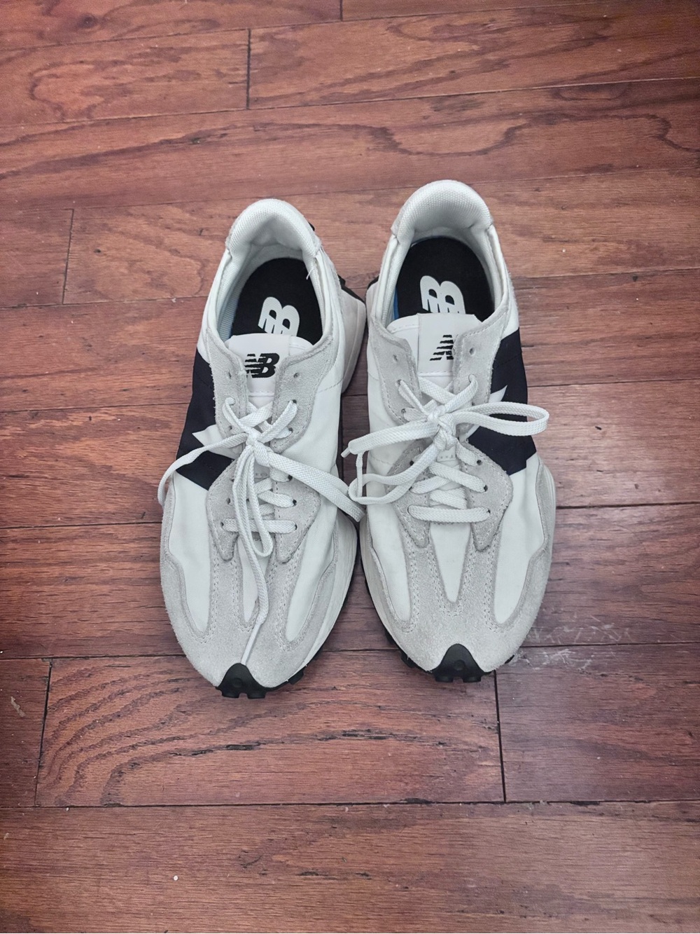 New Balance Women's White and Black Lightweight Running Sneakers